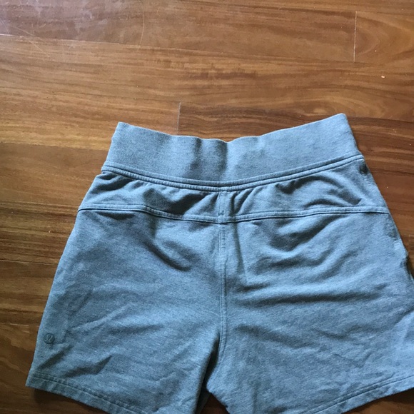 Lulu lemon sweatshorts - Picture 7 of 7